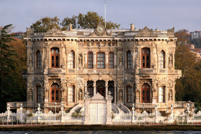 Palais de Kucuksu - Küçüksu Cd. | Secret World Trip Planner