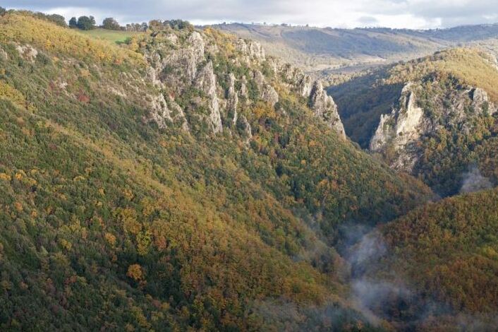 محمية بوسكو روكوني وفالي دي فالشي - 58053 Roccalbegna GR | Secret World Trip Planner