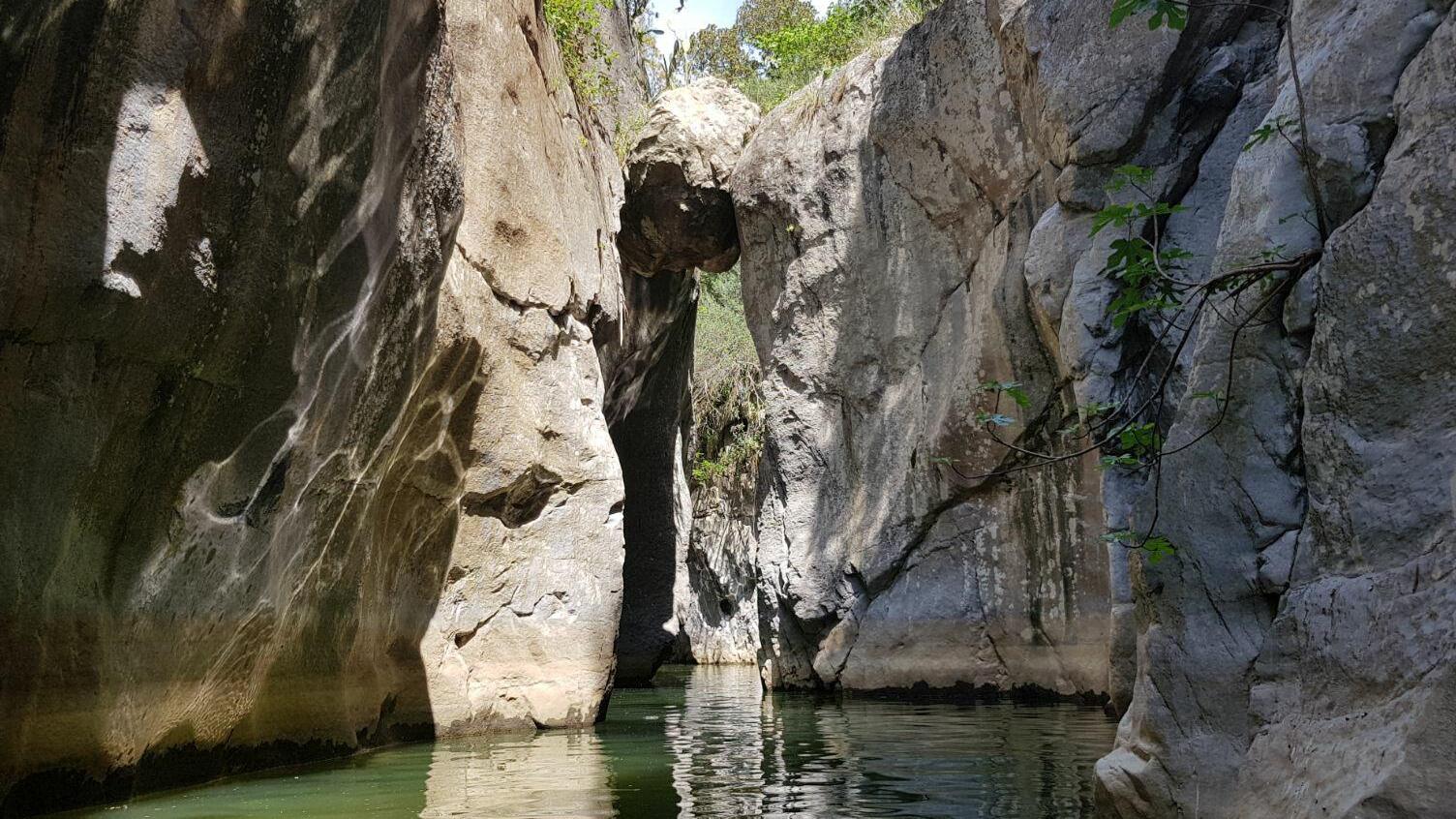 Seinn an solas sa gorges de Tiberius  - Contrada Tiberio | Secret World Trip Planner