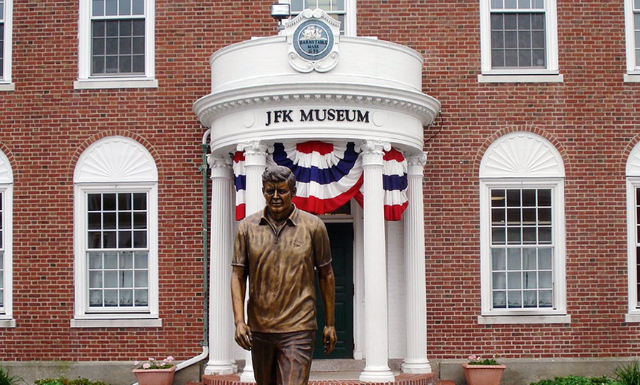 John F. Kennedy Hyannis Müzesi - Barnstable | Secret World Trip Planner