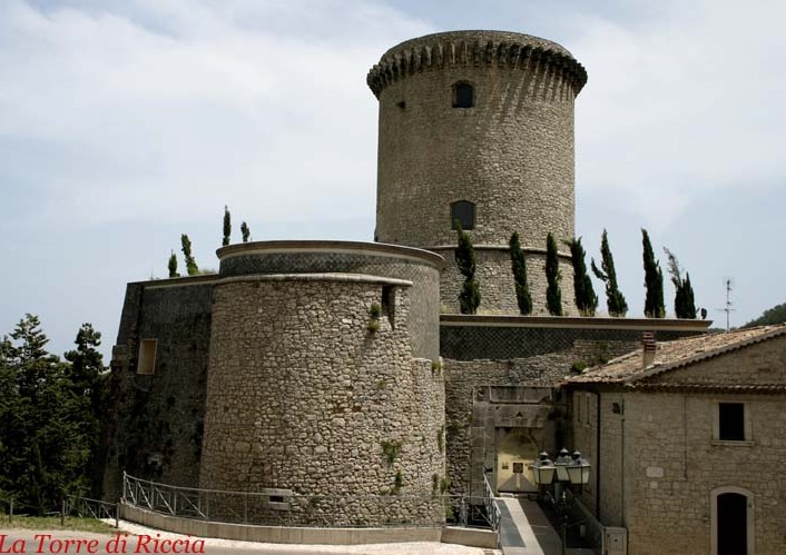 قلعه ریچیا - Riccia | Secret World Trip Planner