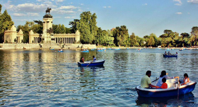 Parque El Retiro - Madrid | Secret World Trip Planner