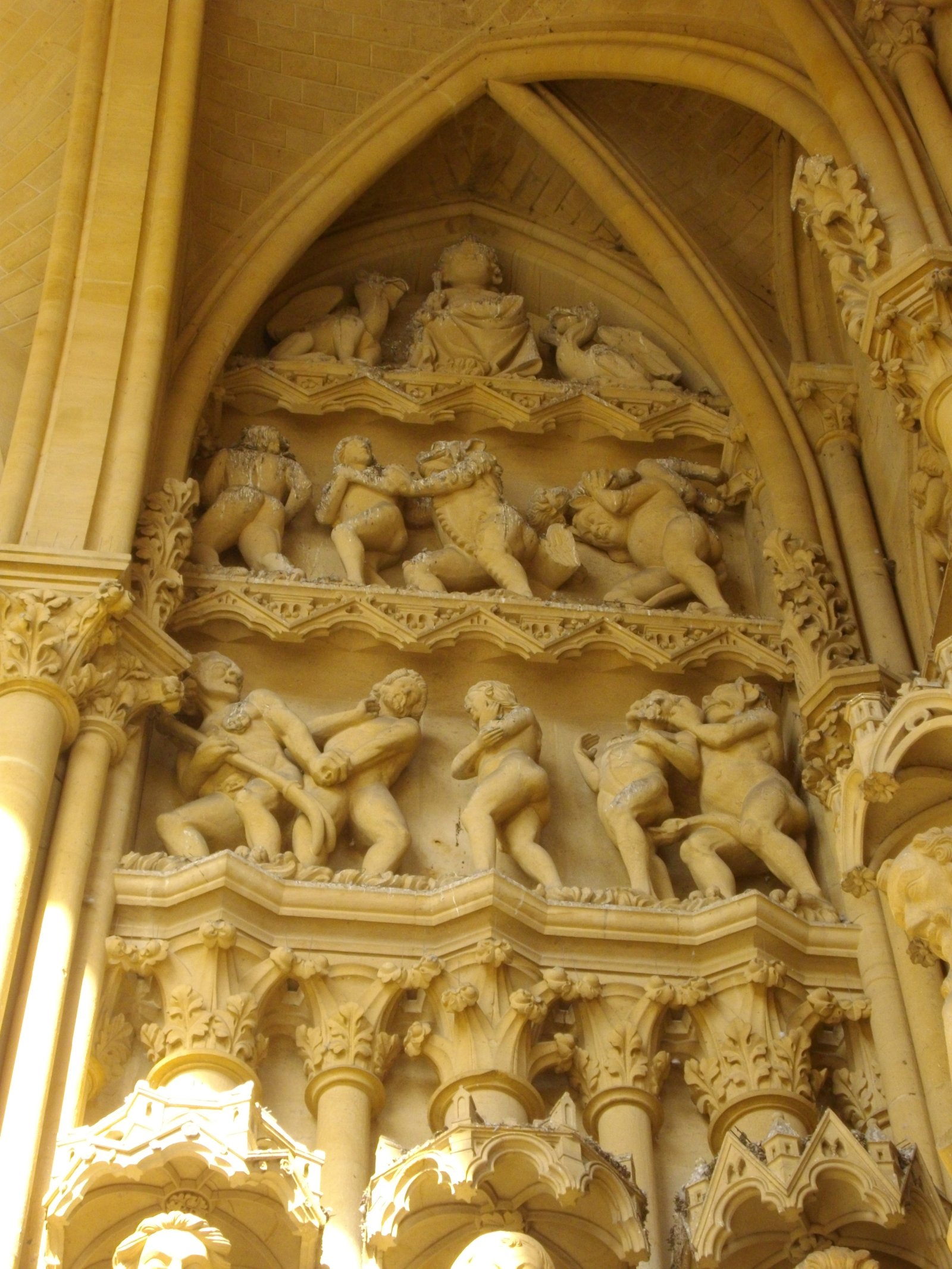 מץ וקתדרלת סנט סטיבן היפהפיה - Metz | Secret World Trip Planner