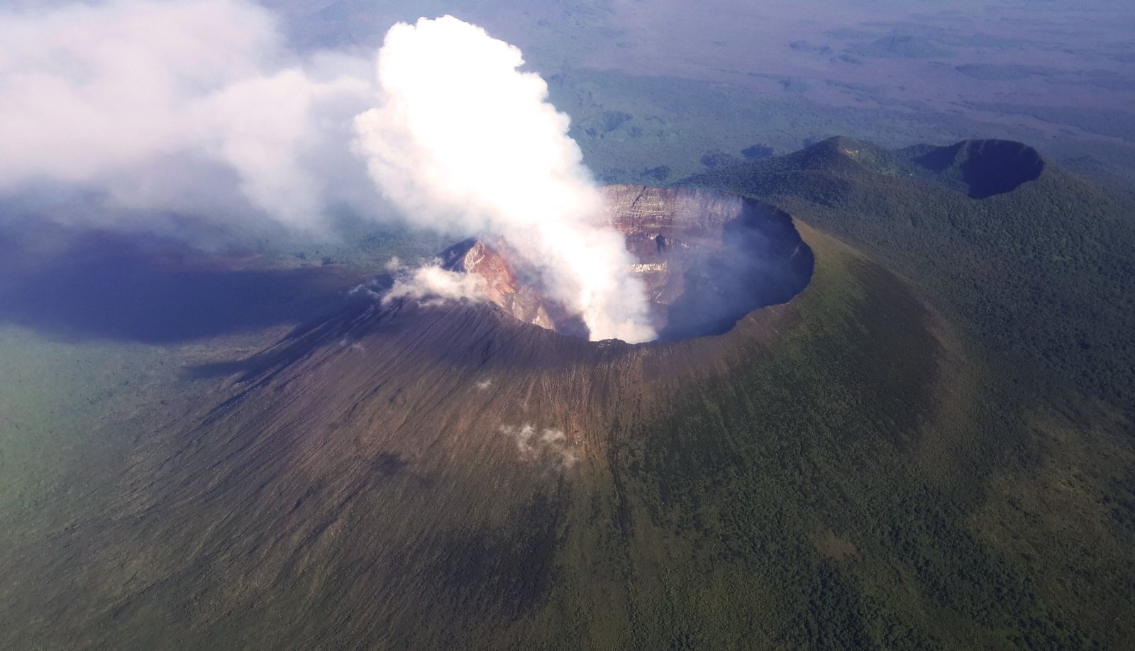 Vulcão Nyiragongo no Congo - Nyiragongo | Secret World Trip Planner