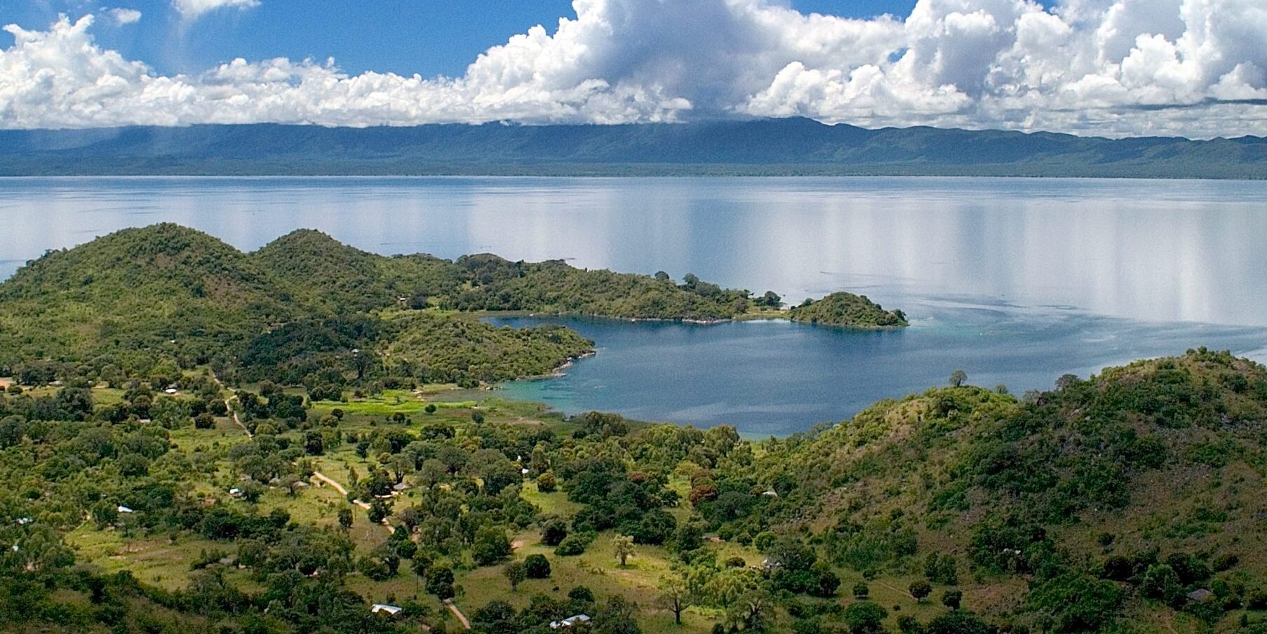 Jezero Malavi, eno največjih jezer na svetu. - T378 | Secret World Trip Planner