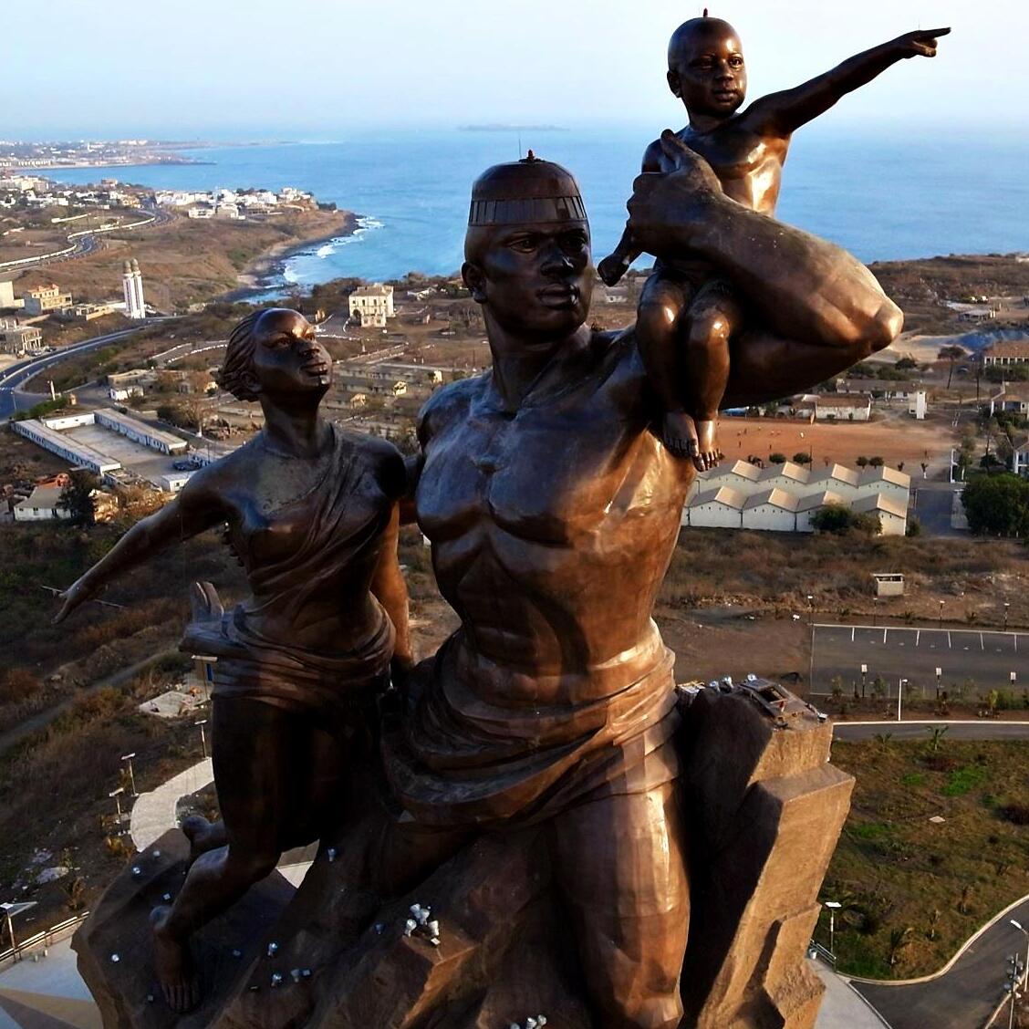 在塞内加尔的非洲文艺复兴纪念碑 - Dakar | Secret World Trip Planner