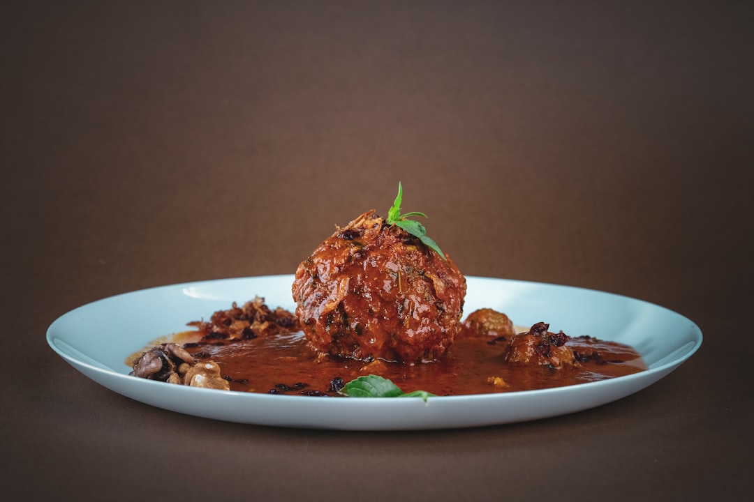 טאפאס קלאסי: אלבונדיגס, כדורי בשר ספרדיים - Granada | Secret World Trip Planner