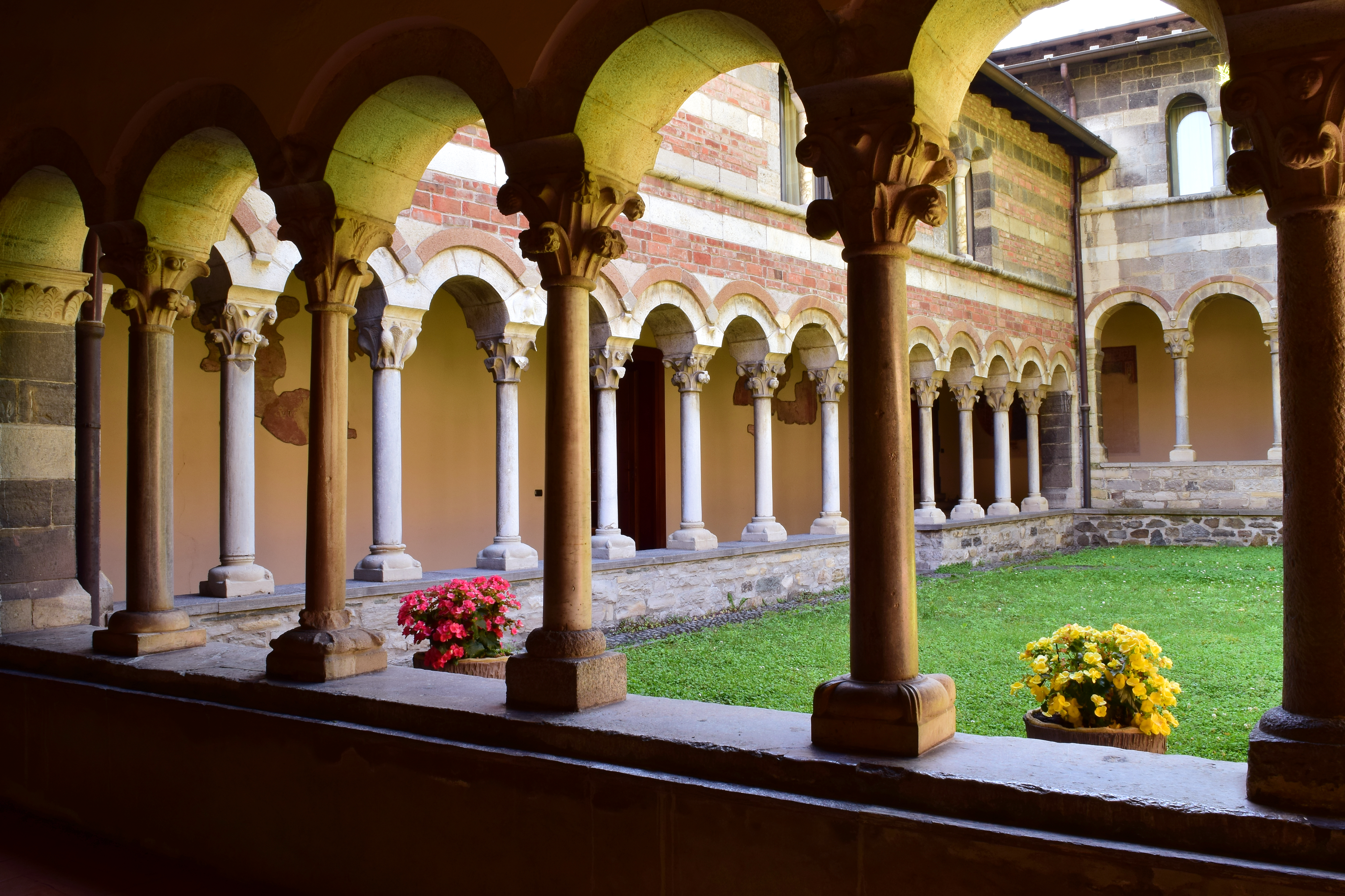 Kloster af Piona - Piona | Secret World Trip Planner