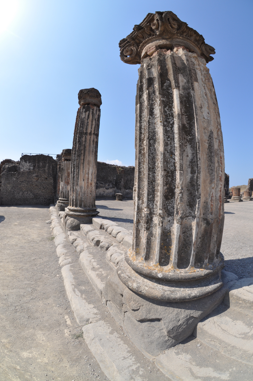 Opactwo Cystersów Santa Maria di Realvalier - Scafati | Secret World Trip Planner