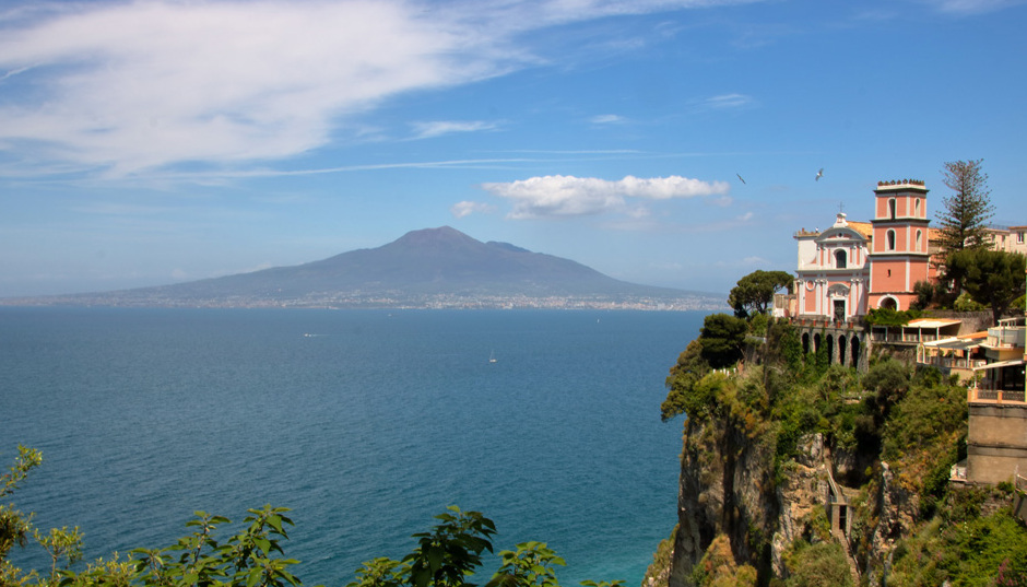 Gereja Santissima Annunziata di Equense - Vico Equense | Secret World Trip Planner