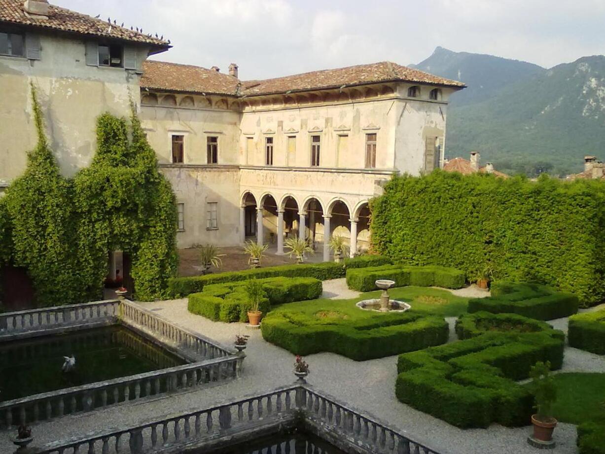Villa Cicogna Mozzoni di Bisuschio - Bisuschio | Secret World Trip Planner