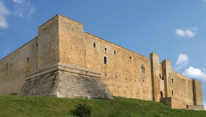 Frederick Castle ng Lagopesole - Lagopesole | Secret World Trip Planner