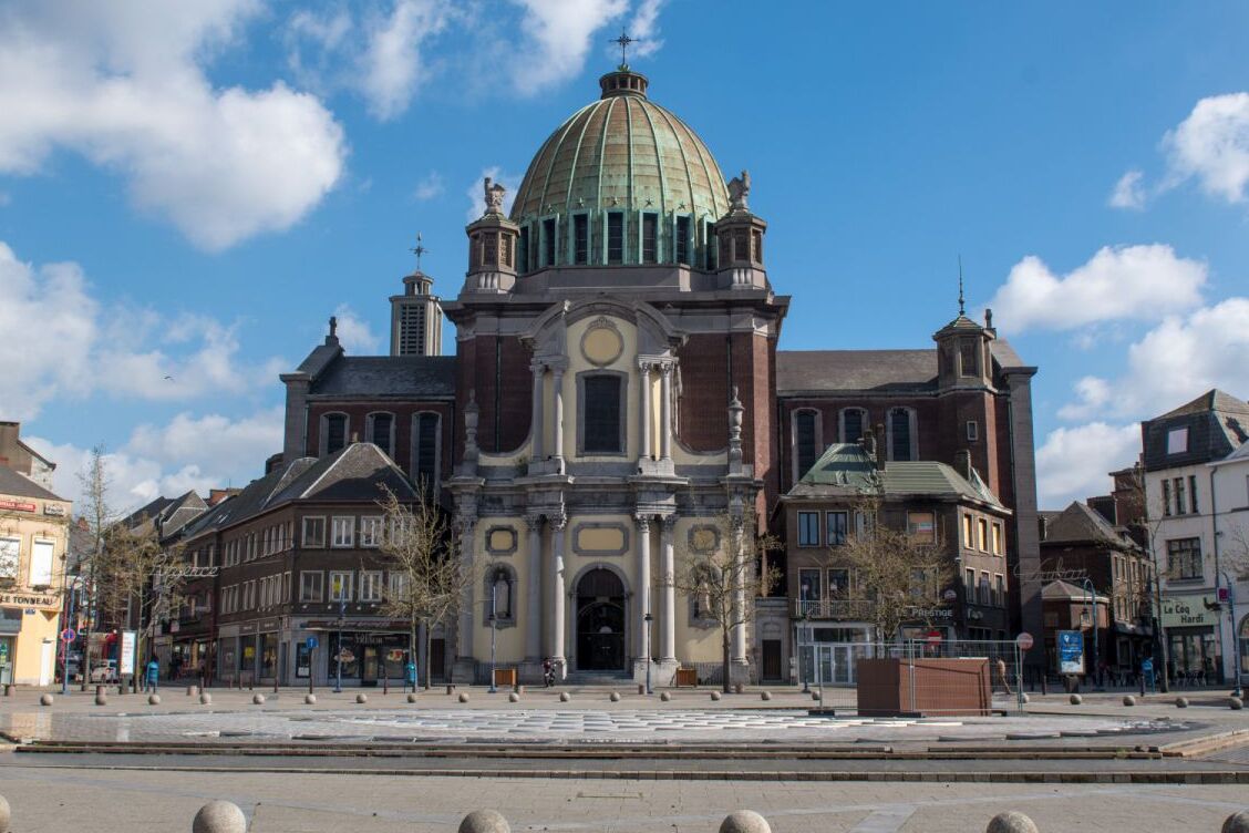 沙勒罗瓦圣克里斯托弗教堂 - Charleroi | Secret World Trip Planner