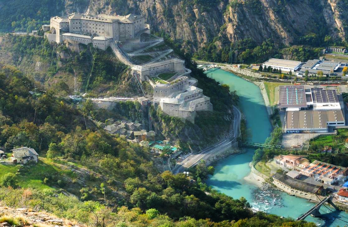 بارڈ کا قلعہ - Bard | Secret World Trip Planner