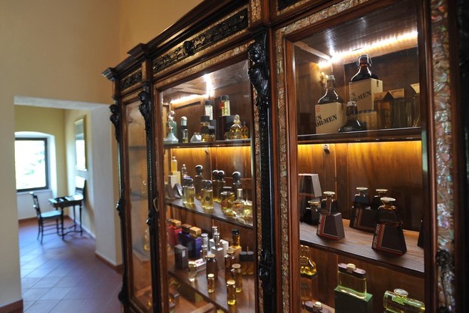 Музей на парфюмерията в Сант-Елена-Санита (Isernia) - Sant'Elena Sannita | Secret World Trip Planner