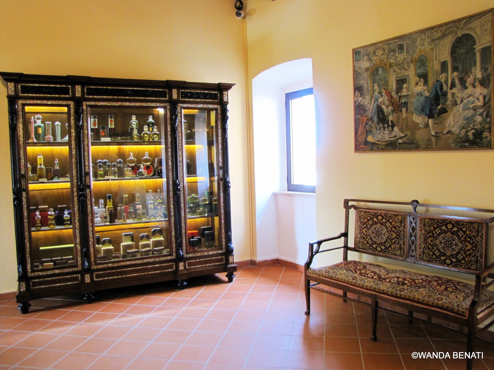 O Muzio familia e O Perfume Museo - Sant'Elena Sannita | Secret World Trip Planner