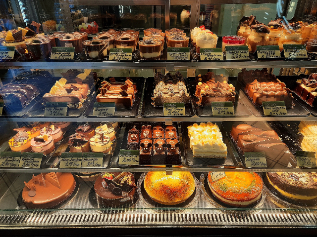 Афой Асимакопулои - Athina | Secret World Trip Planner