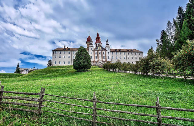 Hodočašće Pietralba - Nova Ponente | Secret World Trip Planner