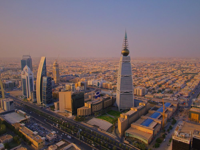 Al Faisaliah Tower – La Lanza Brillante de la Modernidad en Riad - Riyadh | Secret World Trip Planner