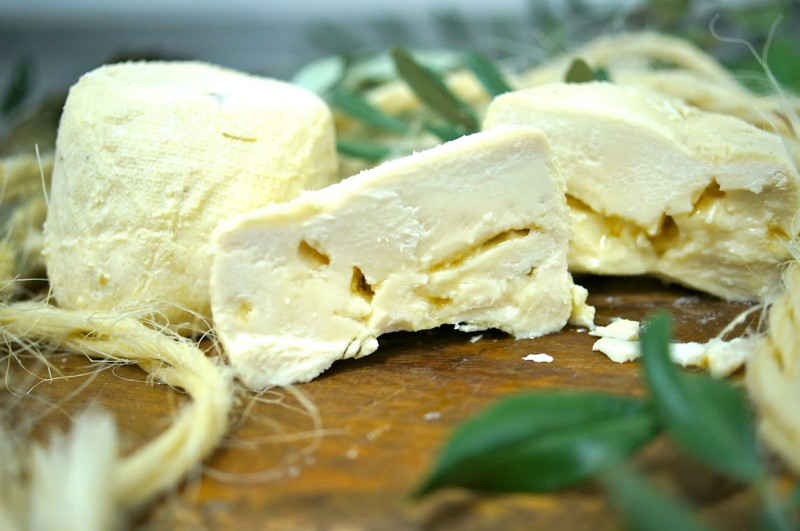 Gegerbter Ziegenkäse aus Montemaggiore