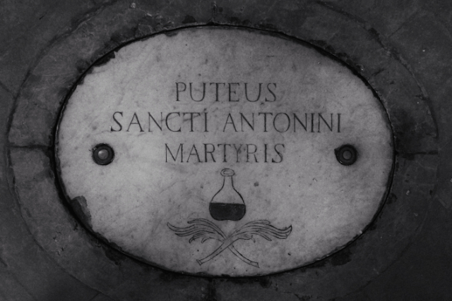 Cortinako Santa Maria eliza eta bere putzua - Piacenza | Secret World Trip Planner