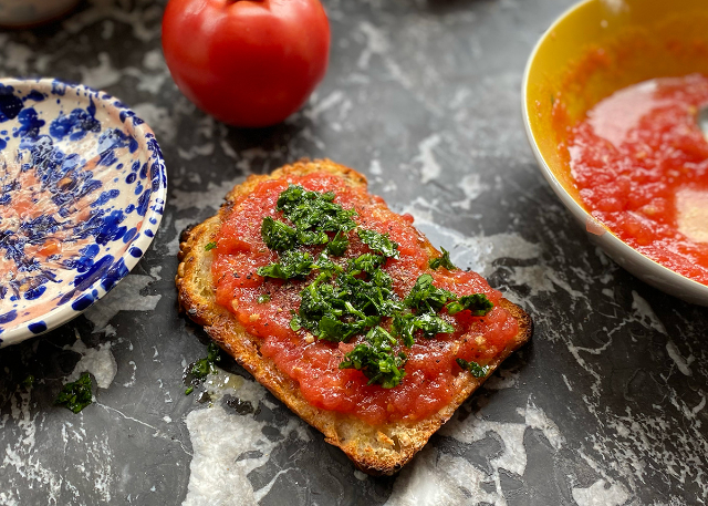 Pa amb Tom&agrave;quet (Tomato Bread) - Girona | Secret World Trip Planner