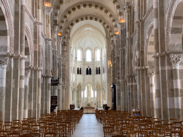 Basiliek van de Heilige Maria Magdalena - Vézelay | Secret World Trip Planner