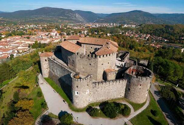 An caisleán na Gorizia - Gorizia | Secret World Trip Planner