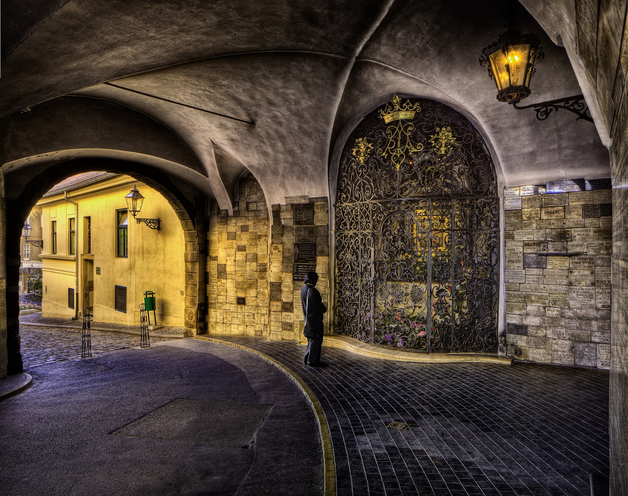 ザグレブの石門 Secret World