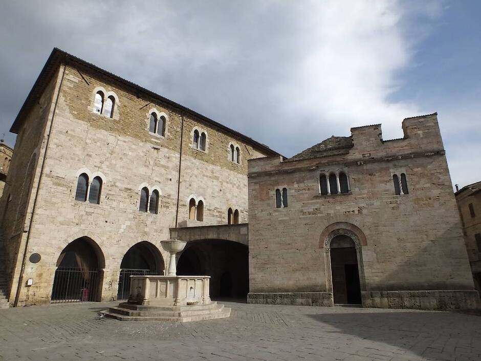 ಉಂಬ್ರಿಯಾ: Bevagna ಮತ್ತು ಚರ್ಚ್ ಸ್ಯಾನ್ Silvestro - Bevagna | Secret World Trip Planner