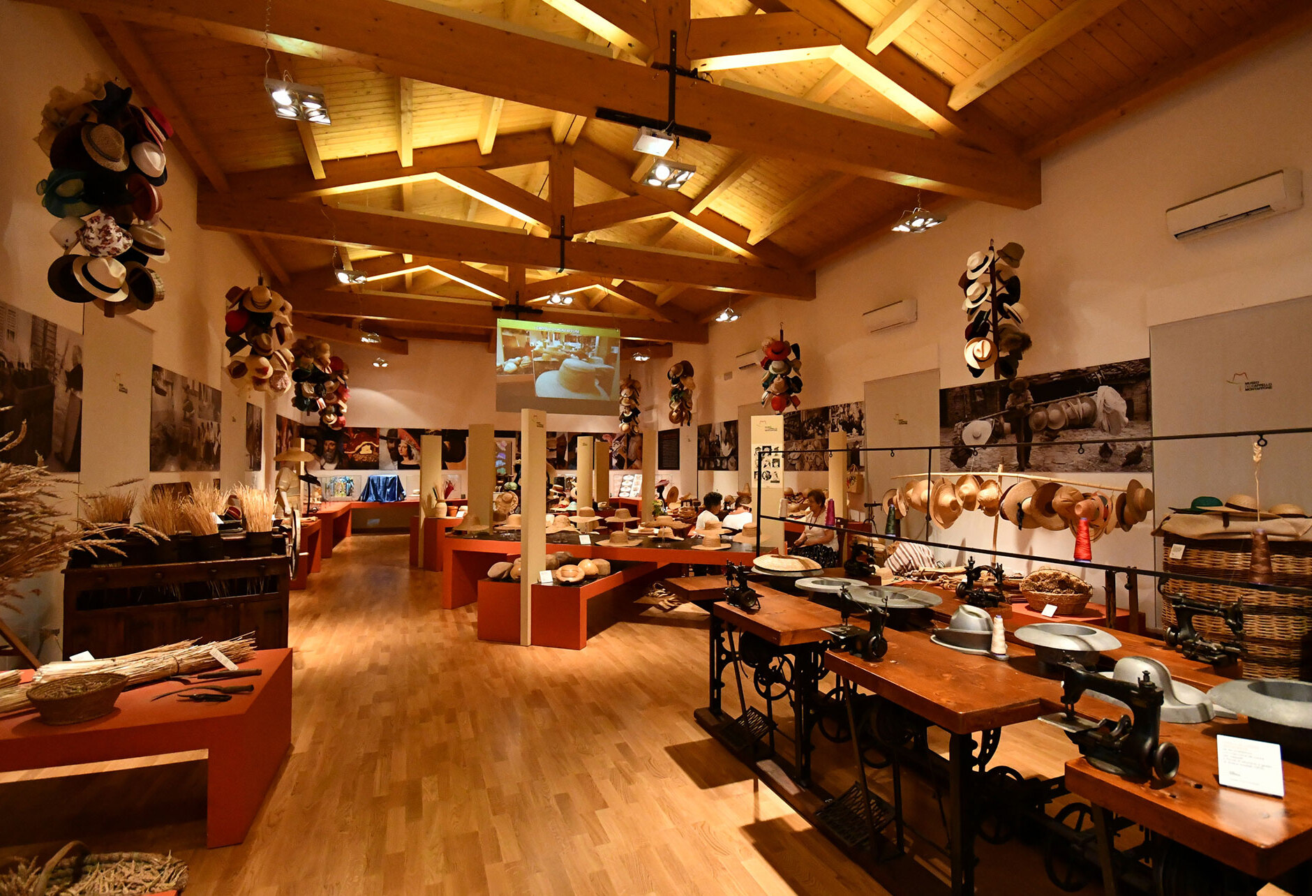 Museoa hat Montappone - Montappone | Secret World Trip Planner