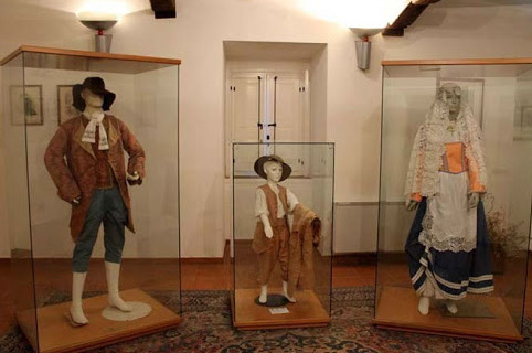 Montappone | Museum für antike Kostüme - Montappone | Secret World Trip Planner