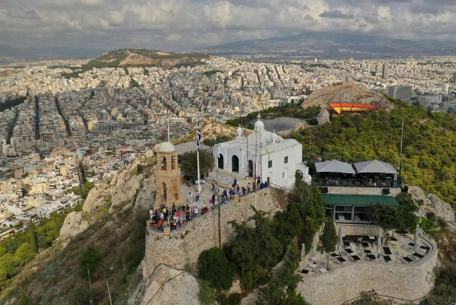 På opdagelse på Lycabettus-højen: En skjult perle i Athen - Athina | Secret World Trip Planner