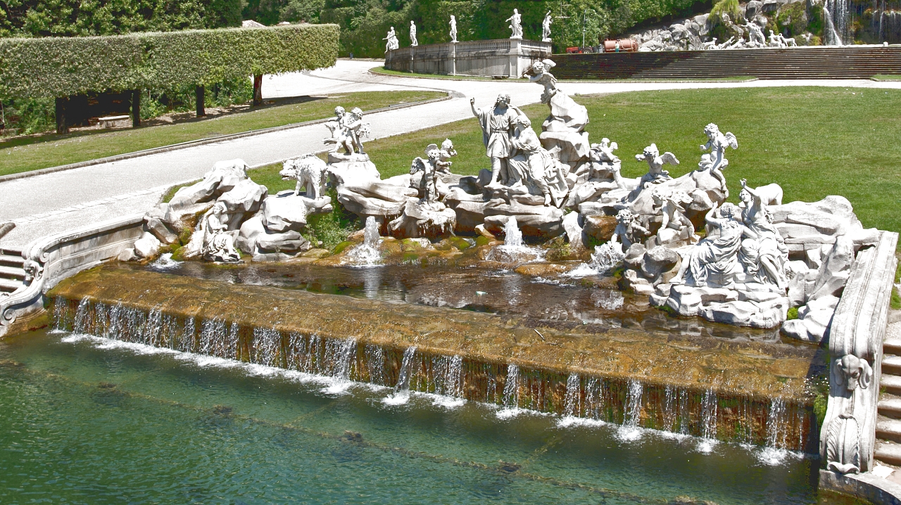 Fountain de Véineas agus Vernalis