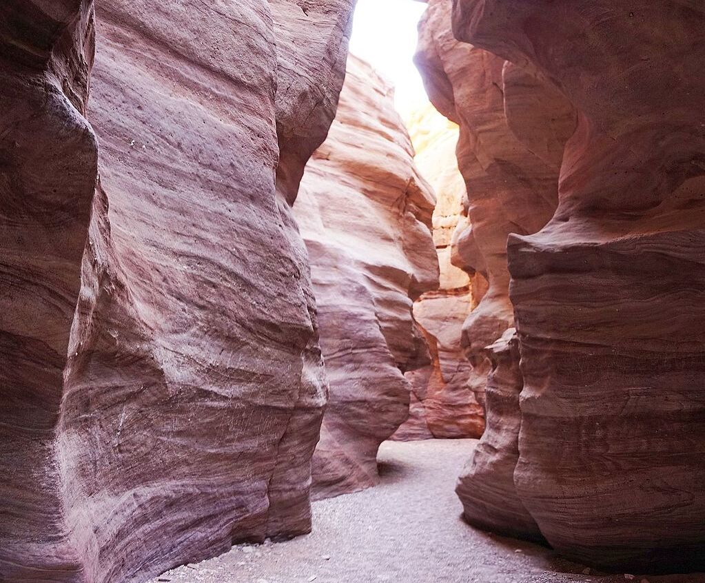 Red Arroila:bat Israelen ederrena ibilbide senderismo | Secret World Trip Planner