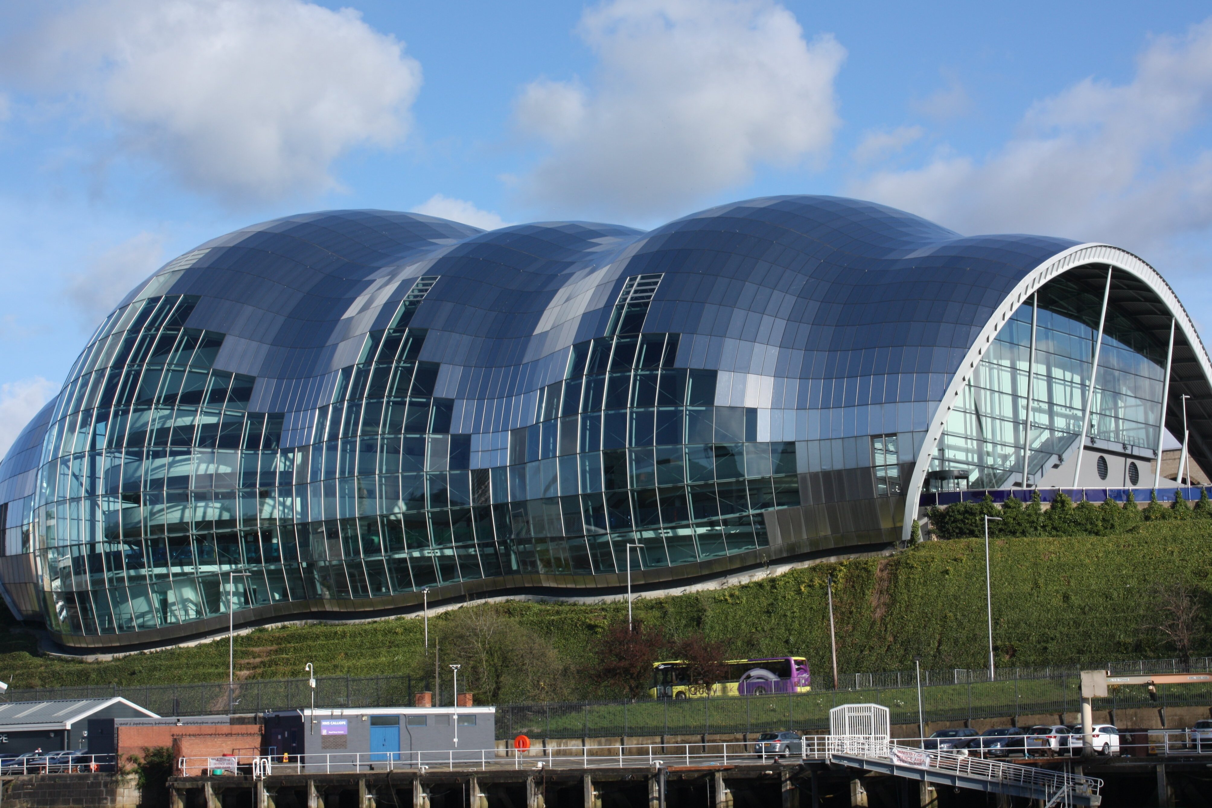Foster e il Sage Gateshead - St Mary's Square | Secret World Trip Planner