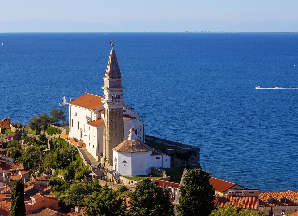 Catedral de Sant Jordi - Adamičeva ulica | Secret World Trip Planner