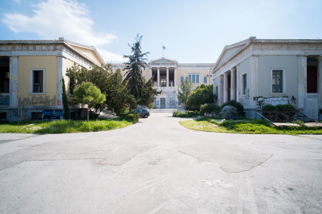 Atėnų politechnikos paminklas - Athina | Secret World Trip Planner