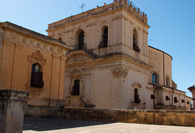 ਸਾਂਤਾ ਚਿਆਰਾ ਦਾ ਚਰਚ - Noto | Secret World Trip Planner