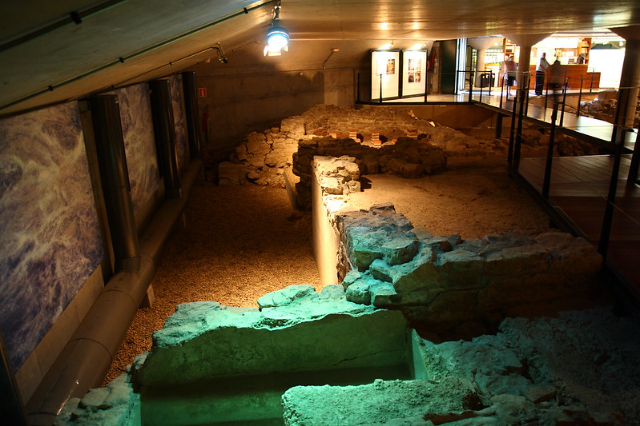 ອາບນ້ຳ Roman Campo Valdes - Tránsito Campo Valdés | Secret World Trip Planner