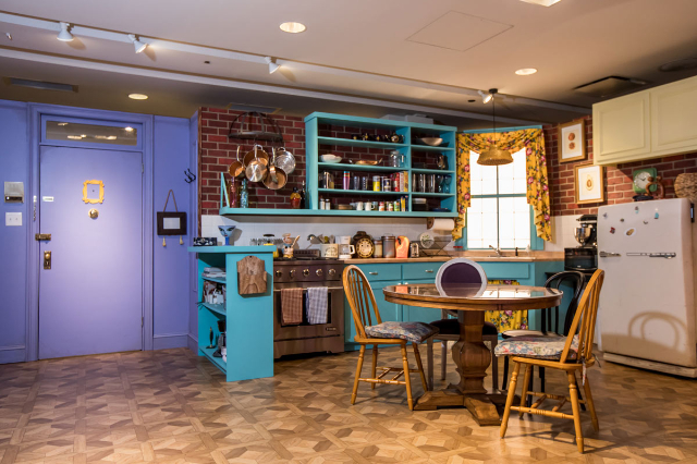 FRIENDSの世界へ：ニューヨークでの没入型展示体験 - New York | Secret World Trip Planner