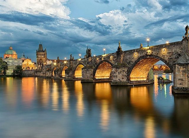 ปอนเต คาร์โล (คาร์ลุฟ โมสต์) - Praga | Secret World Trip Planner