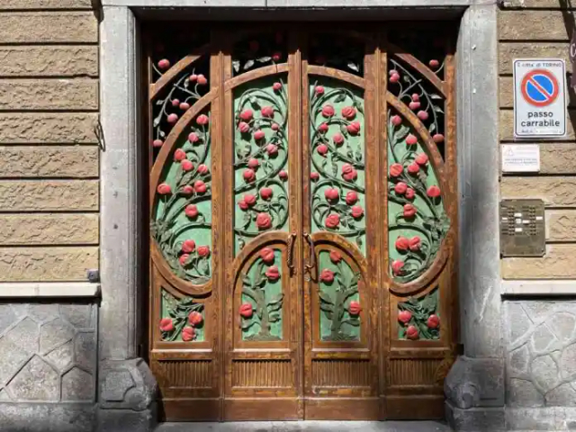 Lango la Pomegranate - Torino | Secret World Trip Planner