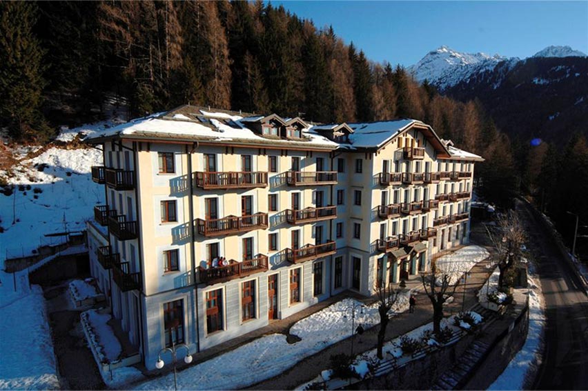 Jambatan kayu - Ponte di Legno | Secret World Trip Planner