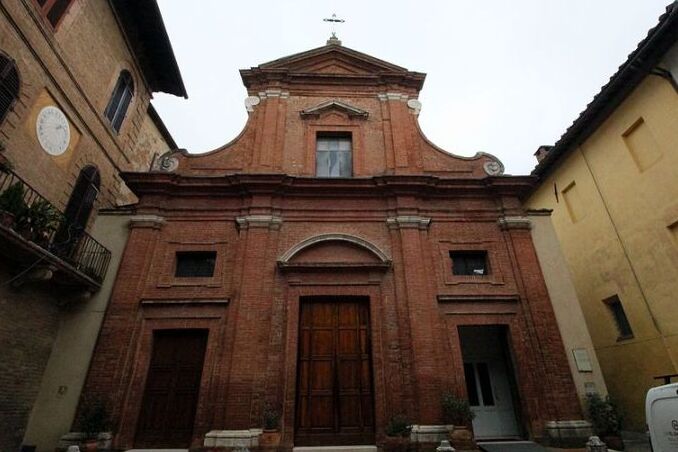 Buonconvento y la Iglesia de los Santos Pedro y Pablo