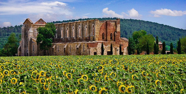 Biara San Galgano - Chiusdino | Secret World Trip Planner