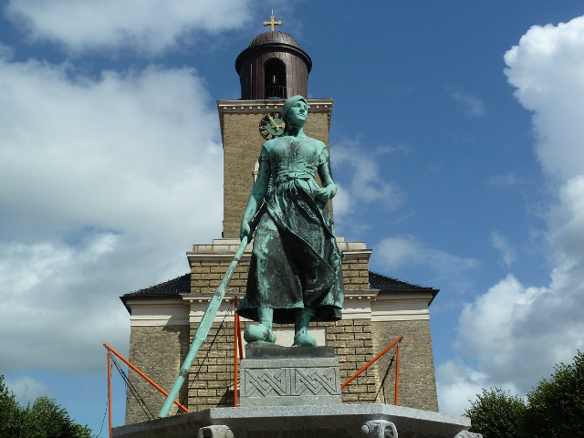Asmussen Woldsen Monument - Husum | Secret World Trip Planner