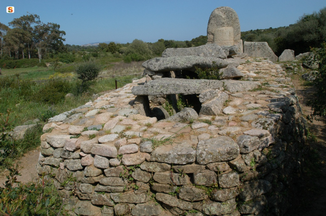 Coddu Vecchiu Devler Mezarı - 07021 Arzachena SS | Secret World Trip Planner