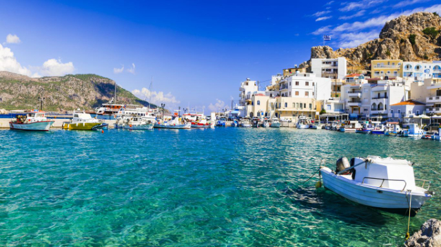 Карпатос разкрит: Пътуване отвъд плажовете към душата на острова - Karpathos | Secret World Trip Planner