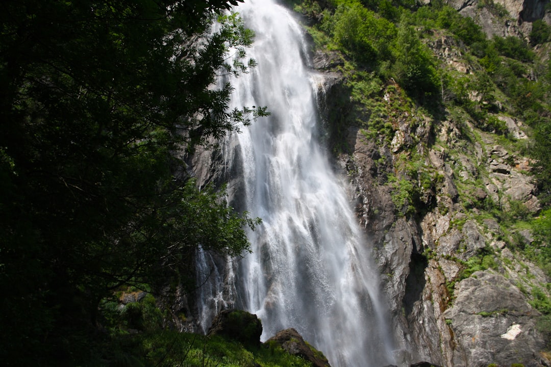 Le Cascate dell´Acquafraggia - Borgonuovo | Secret World Trip Planner